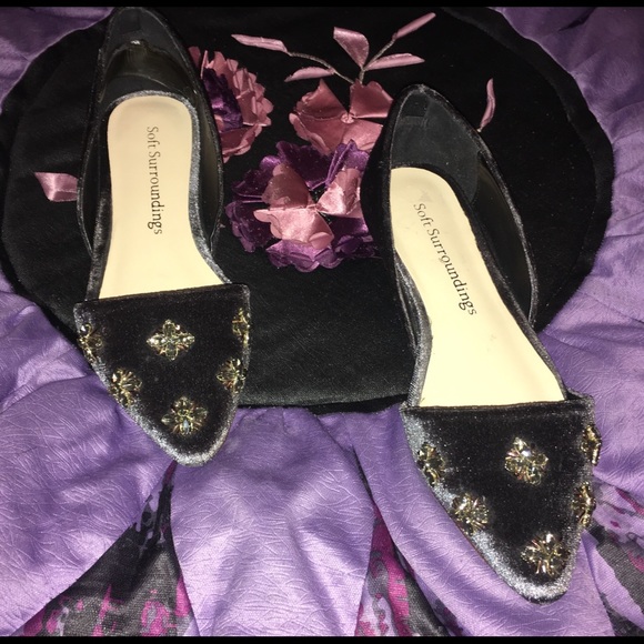 Soft Surroundings Shoes - EUC Soft surroundings embellished flats!  Size 7.5